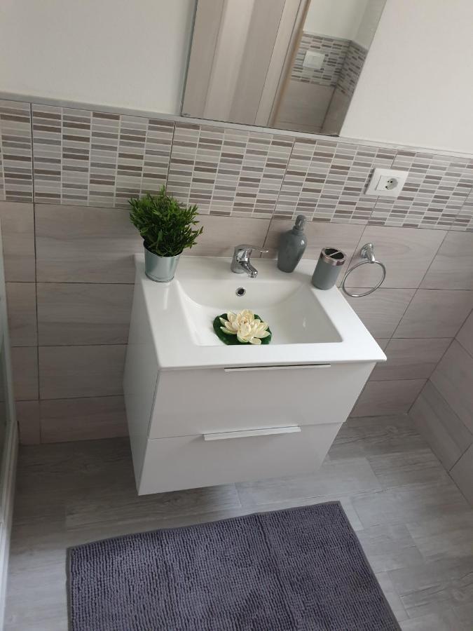 דירות סירקוזה La Petite Maison מראה חיצוני תמונה