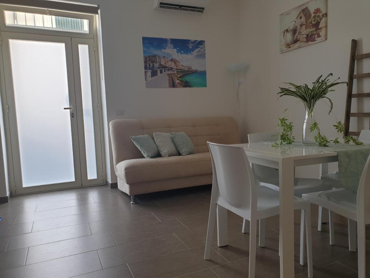 דירות סירקוזה La Petite Maison מראה חיצוני תמונה