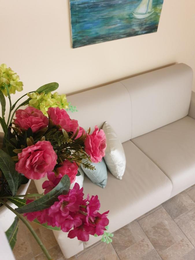 דירות סירקוזה La Petite Maison מראה חיצוני תמונה